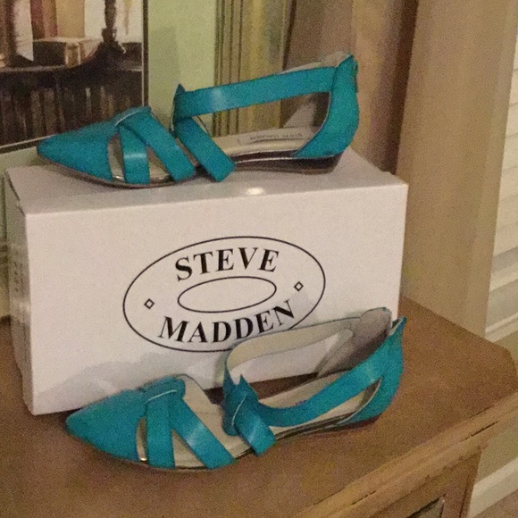 Shoes - Picture 2 of 3